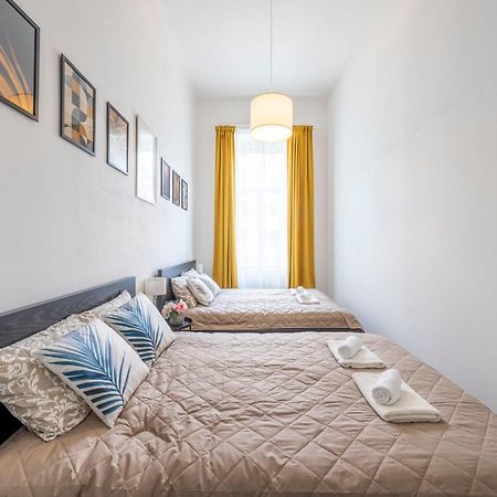Spacious Cozy Home With 4Bedroom In The Heart Of Bp Βουδαπέστη Εξωτερικό φωτογραφία