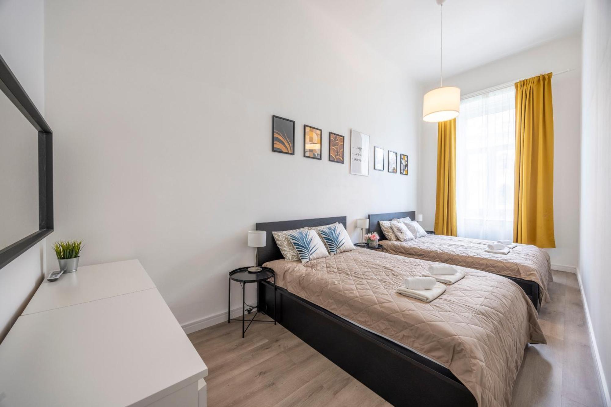 Spacious Cozy Home With 4Bedroom In The Heart Of Bp Βουδαπέστη Εξωτερικό φωτογραφία