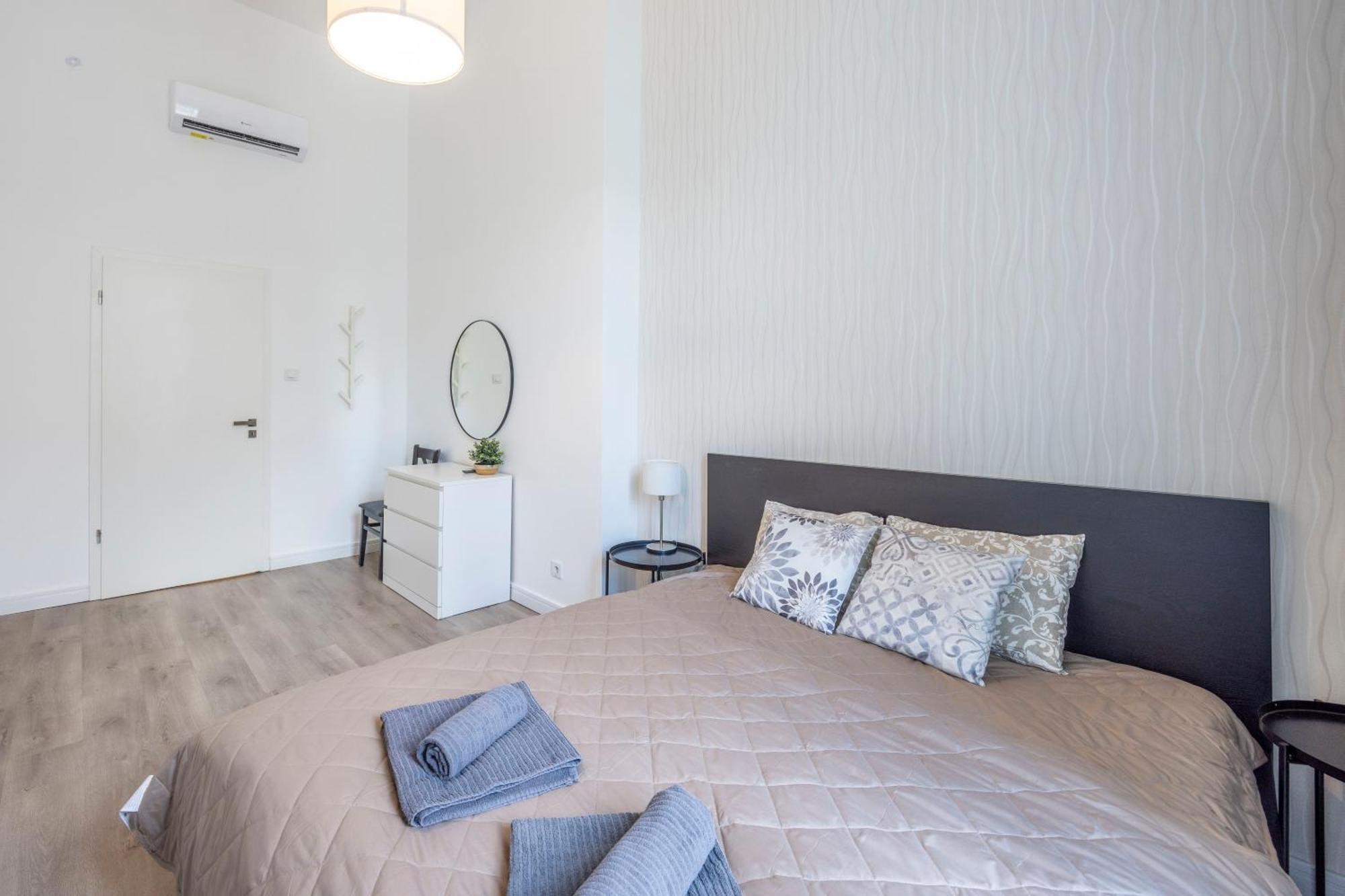 Spacious Cozy Home With 4Bedroom In The Heart Of Bp Βουδαπέστη Εξωτερικό φωτογραφία